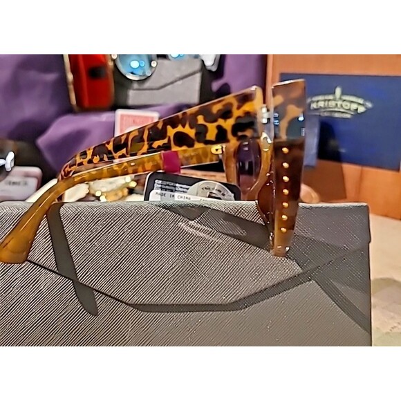 Foster Grant Sunglasses With Hard Case UVA-UVB Fashion cat eye studed - Picture 2 of 8